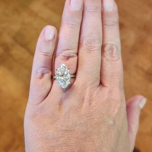 IGI 8 CARAT MARQUISE AND GOLD DIAMOND RING